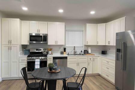Country Charmer Single Story Cottage Pet Friendly Loomis Екстер'єр фото